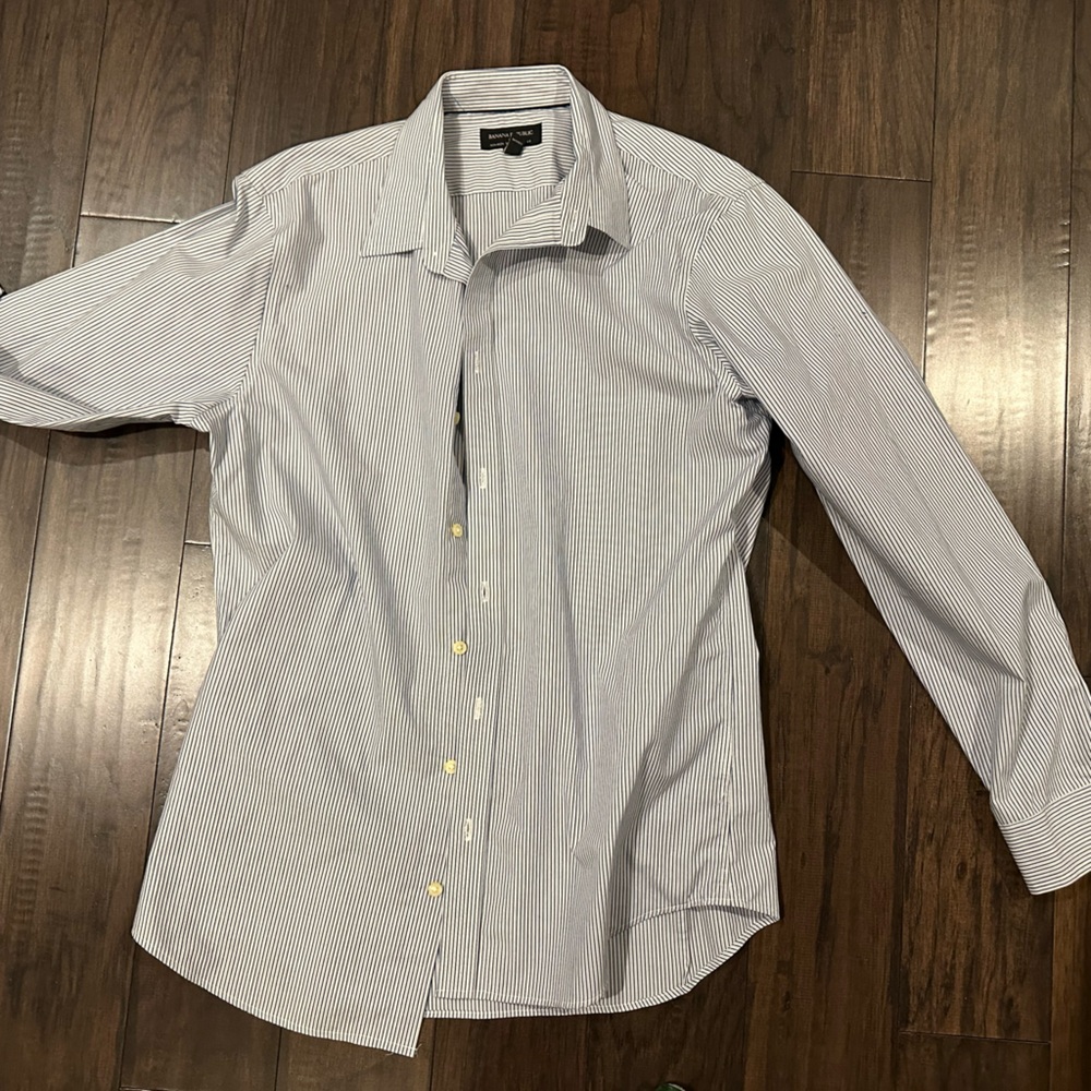 Banana Republic Blue and White Striped Tailored sSlim Dress Shirt